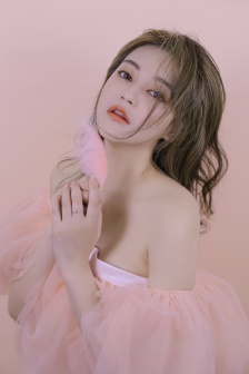 凯瑟琳泽塔琼斯三点
